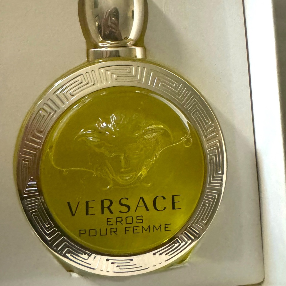VERSACE
EROS
POUR FEMME 3.4 OZ
